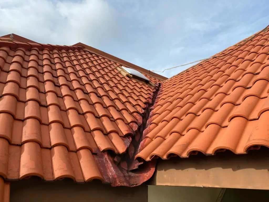 Waterproofing Services Singapore: Finding the Right Solution for Water Leakage 2 Tile Roof Waterproofing by Allstar Waterproofing & Services