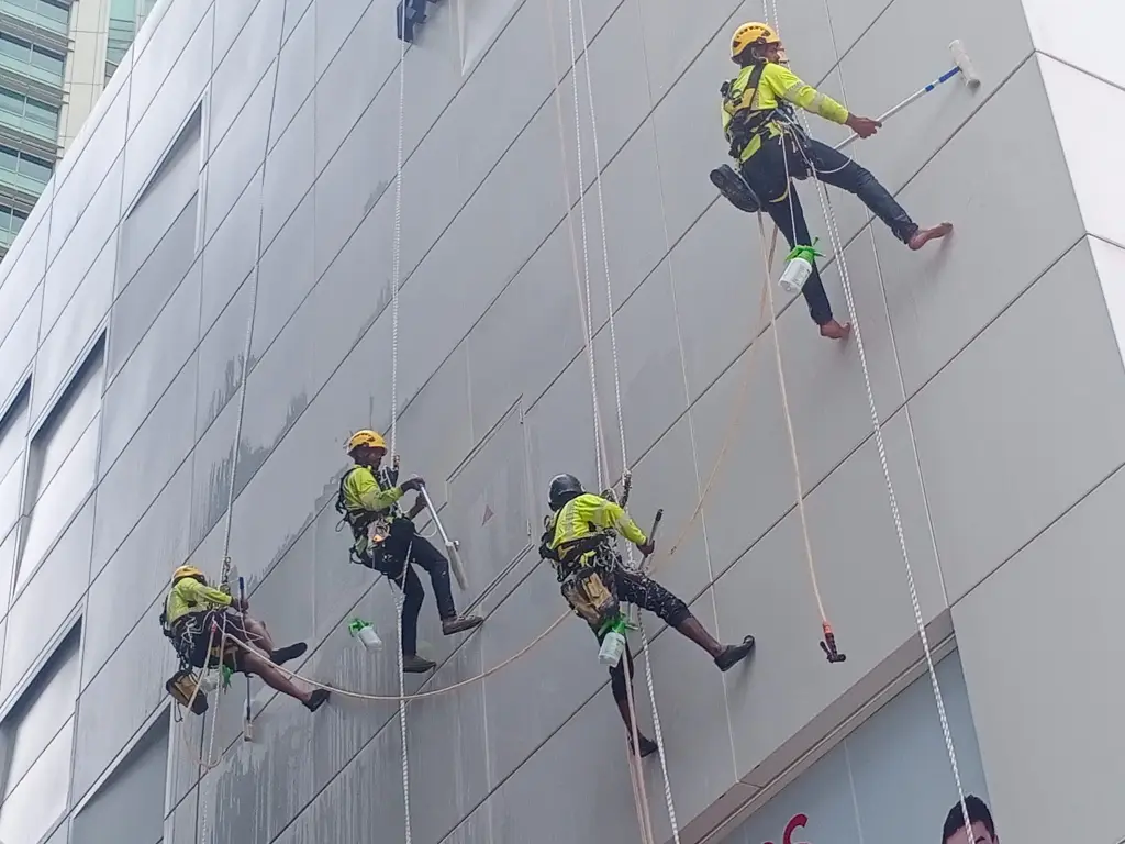 Ceiling Water Leakage Singapore: Immediate Steps, Causes & Repair Guide 2026 1 rope access services