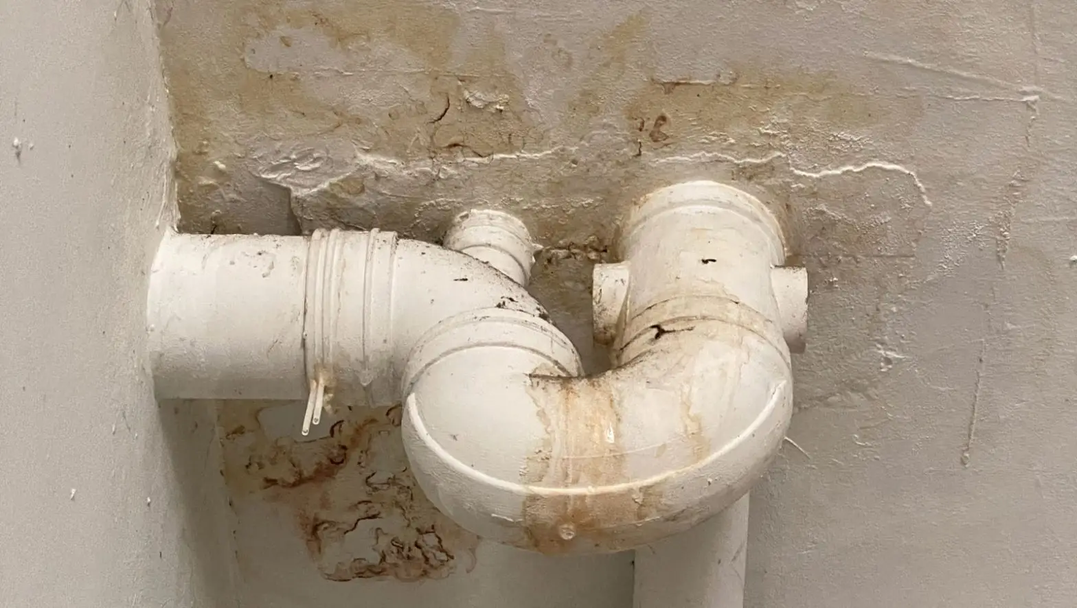 traditional grouting material on residential applications and fittings